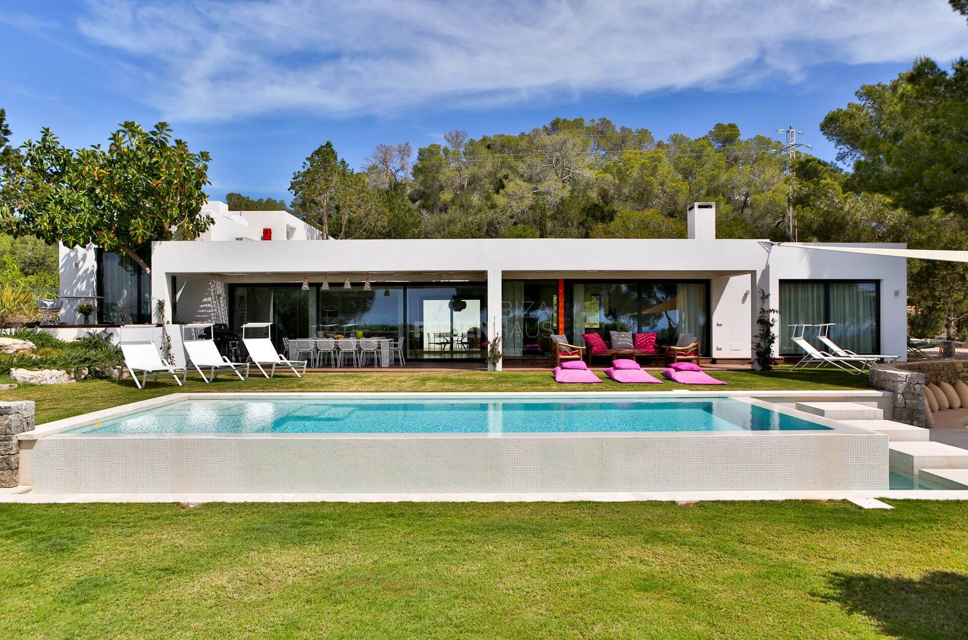 Villa C’anouch Luxus Immobilie mit Meerblick und